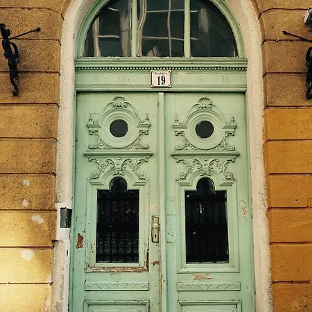 Simple Budapest